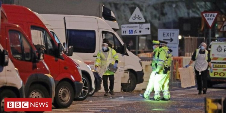 Covid-19: Truckers who tested negative board ferries for France – BBC News