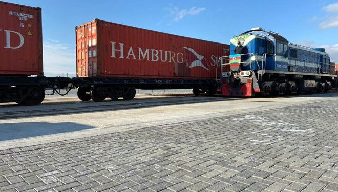 Second Turkish freight train exporting goods to China reaches Baku port