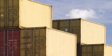 Year closes with container shortage continuing