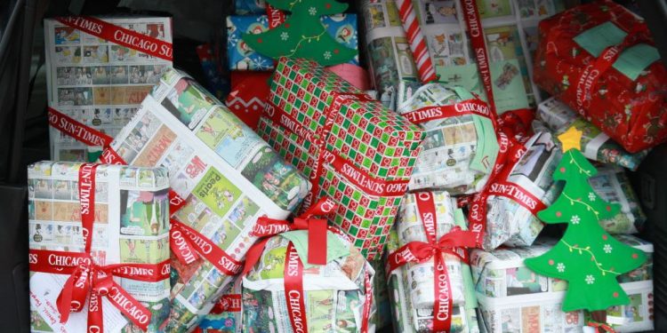 Can you recycle wrapping paper? Here’s what holiday packaging can go in blue bins