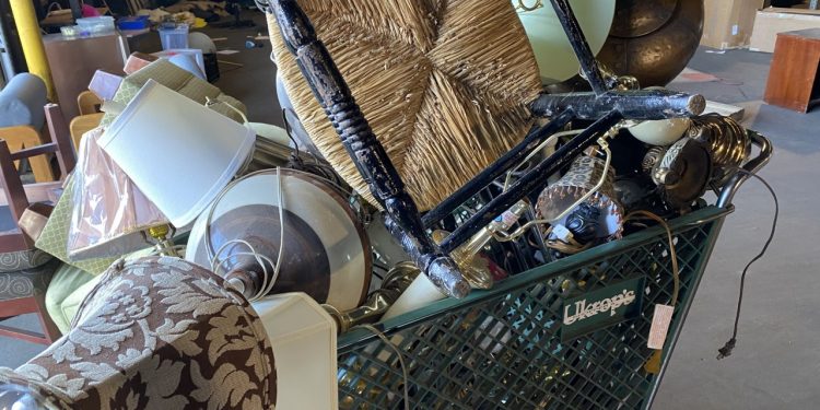 From trash to treasure: CARITAS opens warehouses to the public for free