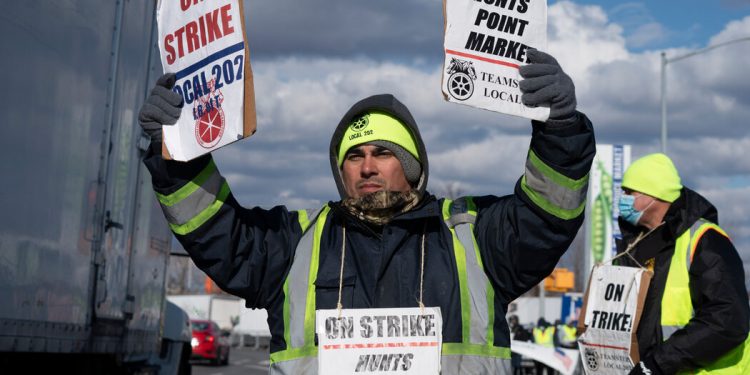 Strike at Largest U.S. Wholesale Produce Market Threatens Supply Chain