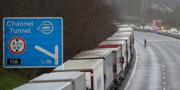 ‘Brexit-buying’ and port delays lead to stockpiling and supply chain disruption for UK manufacturers