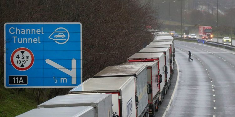 ‘Brexit-buying’ and port delays lead to stockpiling and supply chain disruption for UK manufacturers