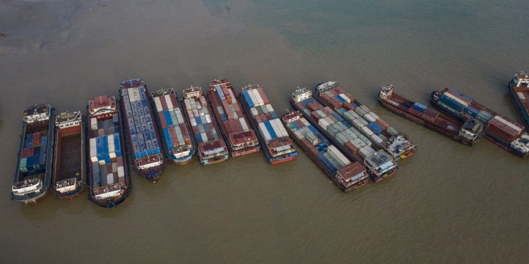 Covid-19 Shipping Problems Squeeze China’s Exporters