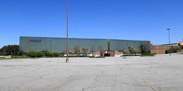 Developers Want Malls to Become Warehouses or Offices. It Is a Slog.