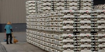 Aluminium hits two-month low as inventories, output climbs