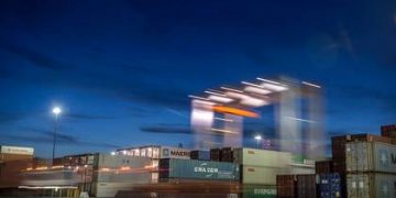 Shippers and freight forwarders call on EU to intervene in overheated container market