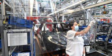 German manufacturing picks up steam despite lockdown disruptions – PMI | The Mighty 790 KFGO