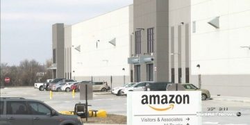 Amazon conducts interviews for warehouse jobs – KAKE