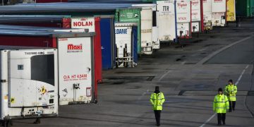 ‘Can’t cope’: After Brexit, UK border customs system hits limit | Brexit News