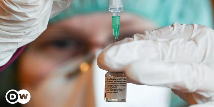 Germany′s COVID vaccine procurement labeled a ′gross failure′ | News | DW