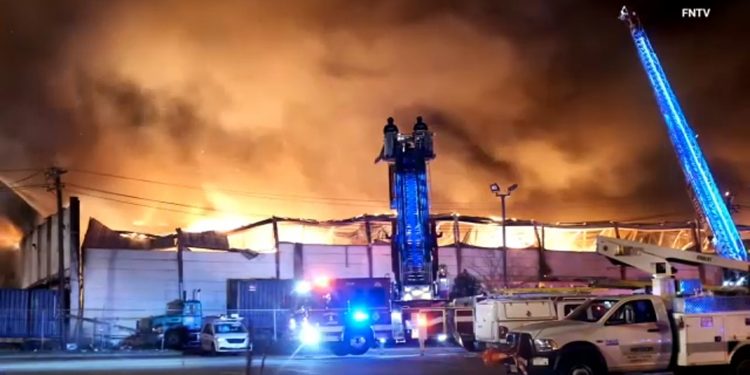Firefighters battle 10-alarm warehouse fire in Passaic – Yahoo News