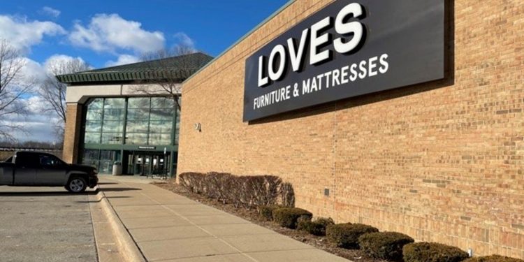 Loves Furniture points fingers over financial problems, bankruptcy