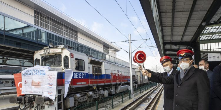 Turkey sends off export trains en route to Russia, China via BTK