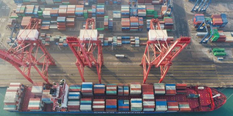Tripling of China-Europe shipping costs threatens goods supply