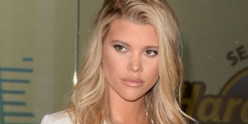 Sofia Richie Makes a Case for Cargo Pants in the Buzzy Cardigan Trend