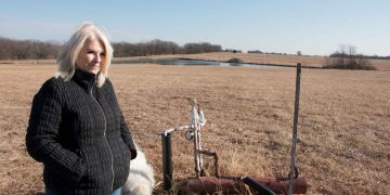 ‘Warehouse Warriors’ Living on the Edge(rton)