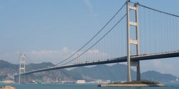 Hong Kong hopes to lure bigger ships, more cargo from increased bridge limit