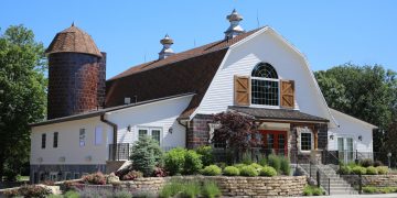 The Brownstone holds first open house of 2021