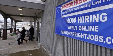 U.S. job gains grind to halt; first loss of jobs nationwide since April