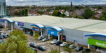 Investors bet on retail warehouses as last mile delivery hubs