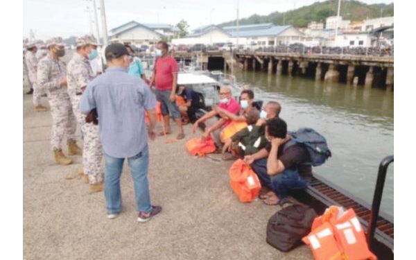Seven rescued after cargo ship capsized in Lahad Datu waters | Daily Express Online