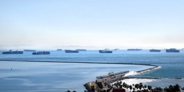 LA, Long Beach ports weather storms, record cargo and COVID-19 surges – Daily Breeze