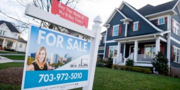 US existing home sales rise as inventory tumbles to record low