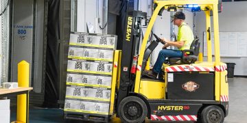 Using technology to improve supply chain management