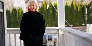 Fleeing New Yorkers squeeze surrounding housing markets