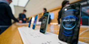 iPhone supply chain sends bullish signal on 5G after tepid start