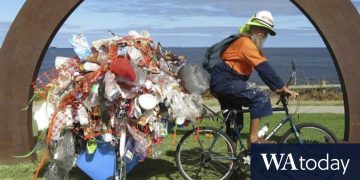 Northam artist bikes, trains works to Sculpture by the Sea
