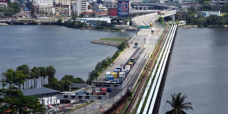 Mandatory COVID-19 tests for cargo drivers entering Singapore from Tuas and Woodlands checkpoints