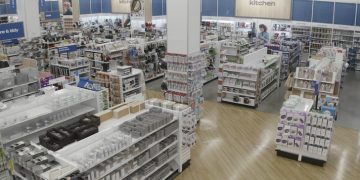Bed Bath & Beyond’s COO says the company is pivoting to a ‘common-sense’ supply chain model