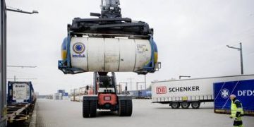 DB Schenker resumes freight to UK – DHL suspends some freight in the other direction