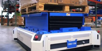New Autonomous Warehouse Robot to Challenge Forklifts