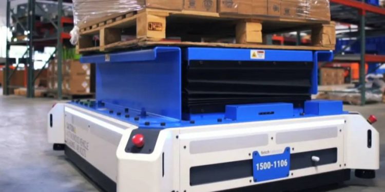 New Autonomous Warehouse Robot to Challenge Forklifts