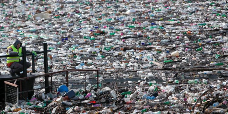 Rubbish-Covered Lake Brings to Light Balkans Waste Problem | Business News