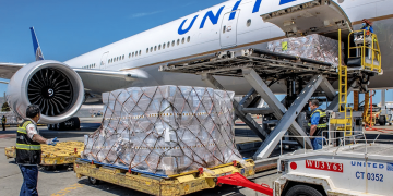 IATA reports November cargo capacity contracted as demand recovers