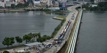 Some Malaysia cargo drivers run into delays at Singapore checkpoints on 1st day of mandatory COVID-19 tests