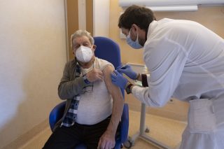Ukraine probes Covid vaccine procurement corruption – The Citizen