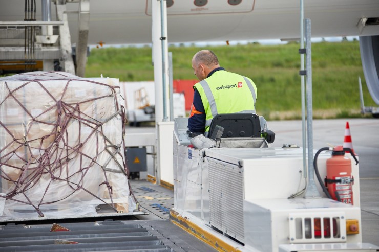 SWISSPORT WINS LUFTHANSA CARGO AT HEATHROW AND NOW HANDLES THE CARRIER AT ALL ITS UK DESTINATIONS