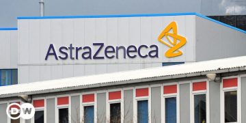 AstraZeneca COVID vaccine′s complex EU supply chain | Business| Economy and finance news from a German perspective | DW