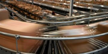 The Vital Balance of Humans and Machines in Procurement | Procurement