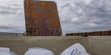 Bills would make companies pay for a new recycling system in Oregon | State