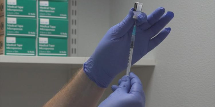 ASU professor studying Arizona’s COVID vaccine supply chain | Coronavirus in Arizona