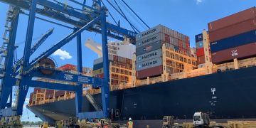 Coast Guard: Incident at Port led to cargo container sinking in Cape Fear River – WECT