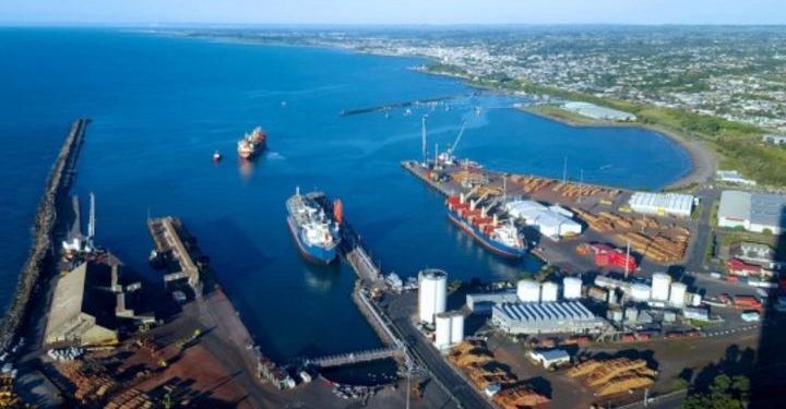 Details emerge of extreme precautions taken to remove body from cargo ship in New Plymouth