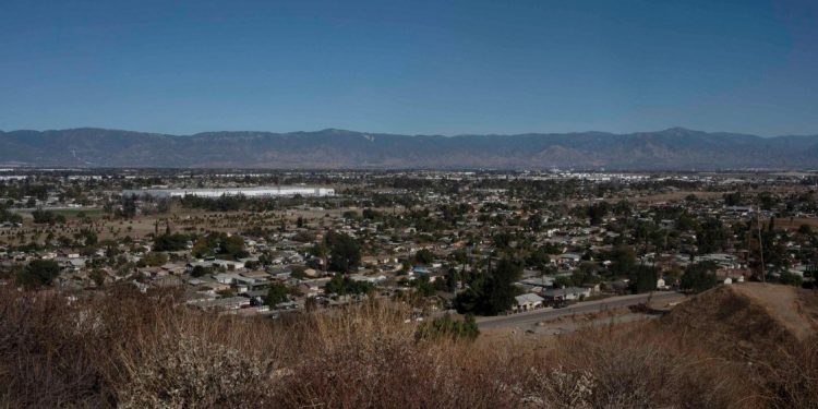 New Ecommerce Warehouses Crowd Out Rural Communities in the Inland Empire